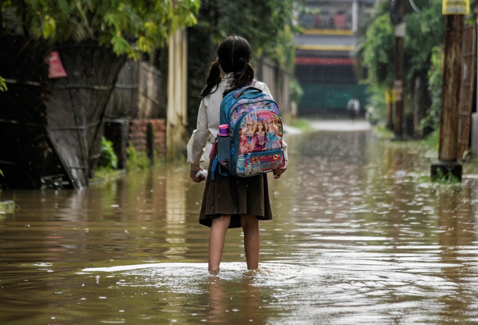 UNICEF: Olağanüstü hava olayları 43,1 milyon çocuğu yerinden etti - 1