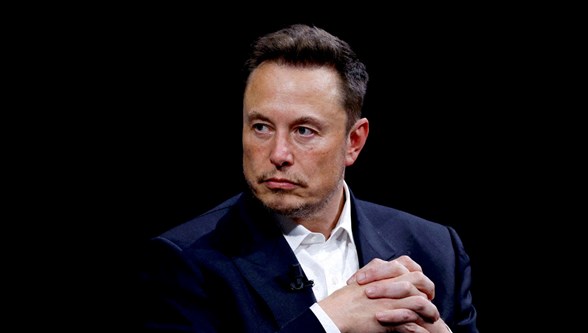 Elon Musk Threatens to Ban Apple Units in Firm Over OpenAI Integration