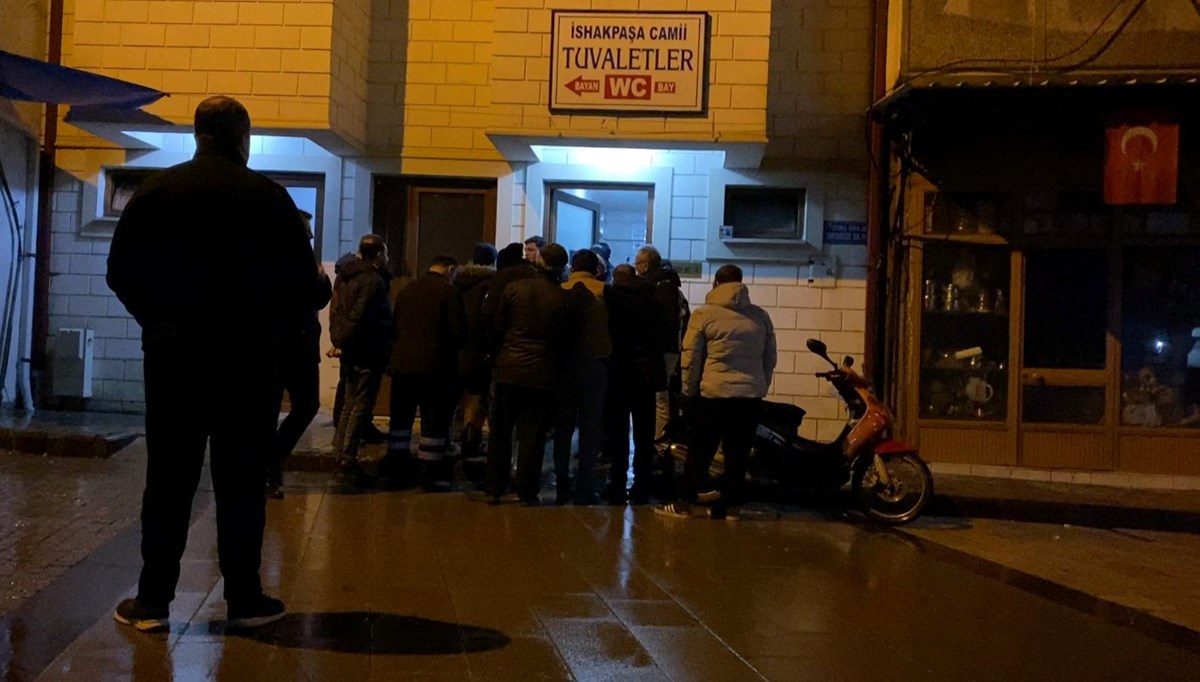 Yaşlı adam, tarihi caminin tuvaletinde ölü bulundu Yaşlı adam, tarihi caminin tuvaletinde ölü bulundu