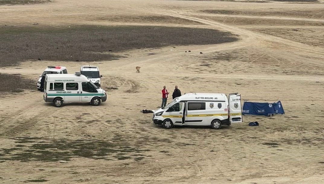 Adana'da göl kıyısında kadın cesedi: Ölüm sebebi araştırılıyor