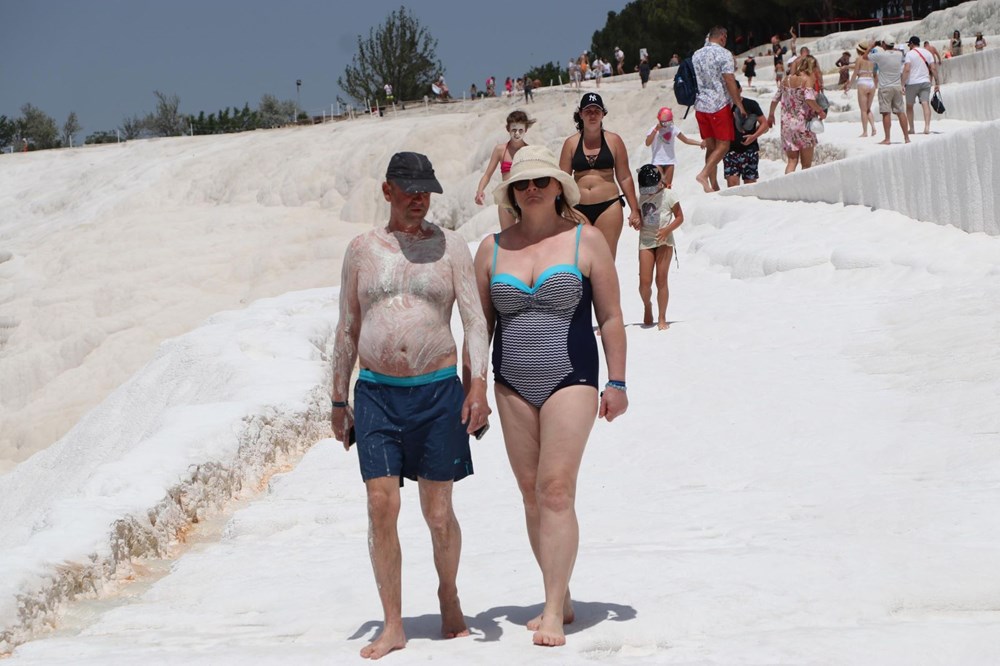 'Beyaz cennet' Pamukkale turistlere kaldı - 17