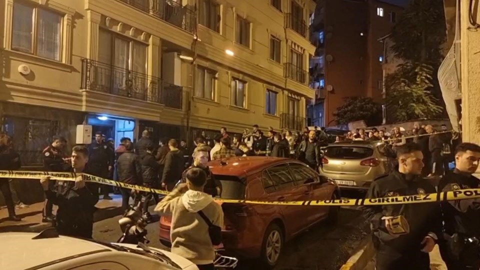 İstanbul'da dehşet: Karısını ve 3 çocuğunu öldürüp kendini vurdu - 1