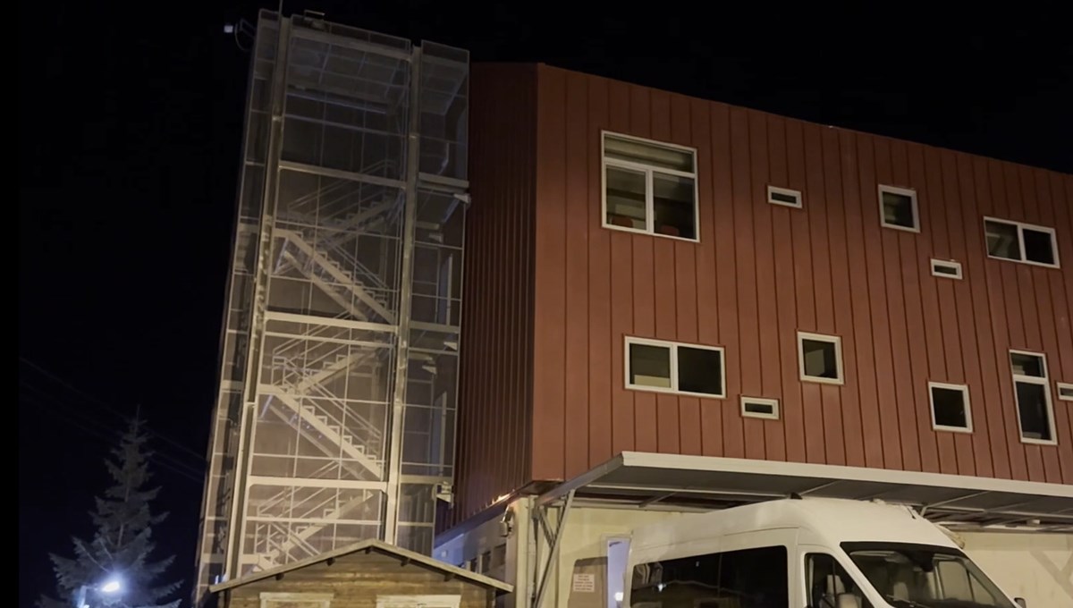 Kartalkaya'daki diğer otellerin yangın merdivenleri görüntülendi