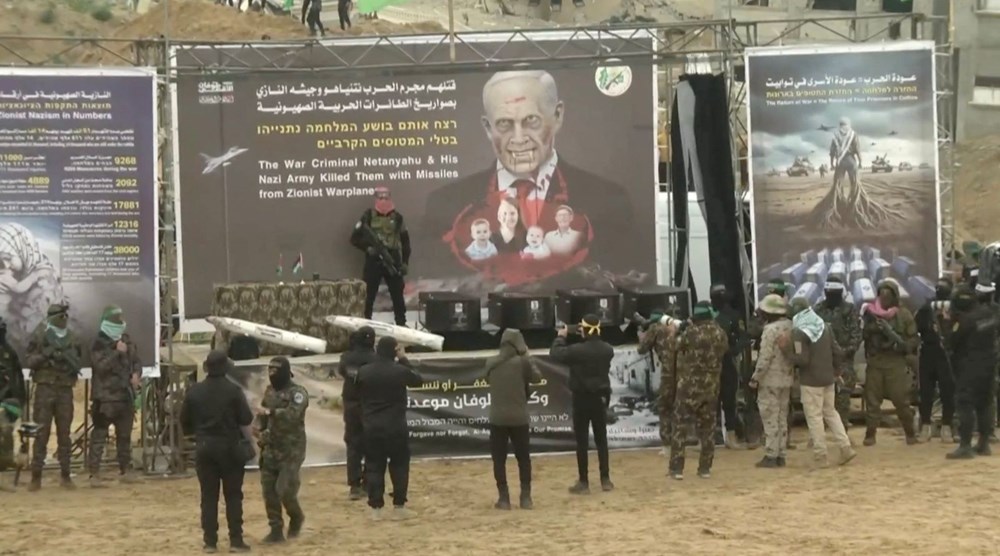 Gazze'de esir takası: İsrailli rehinelerin cansız bedenleri teslim edildi - 1