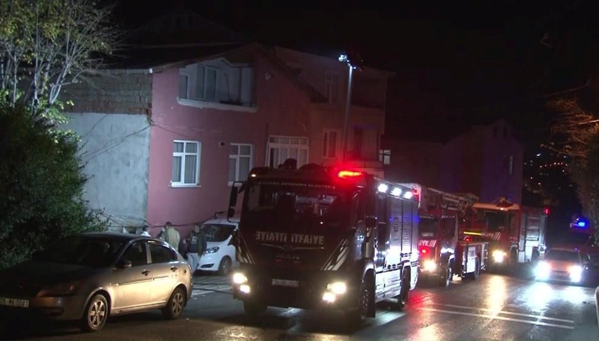 Beykoz'da çatıda yangın: Ekipler müdahale etti Beykoz'da çatıda yangın: Ekipler müdahale etti