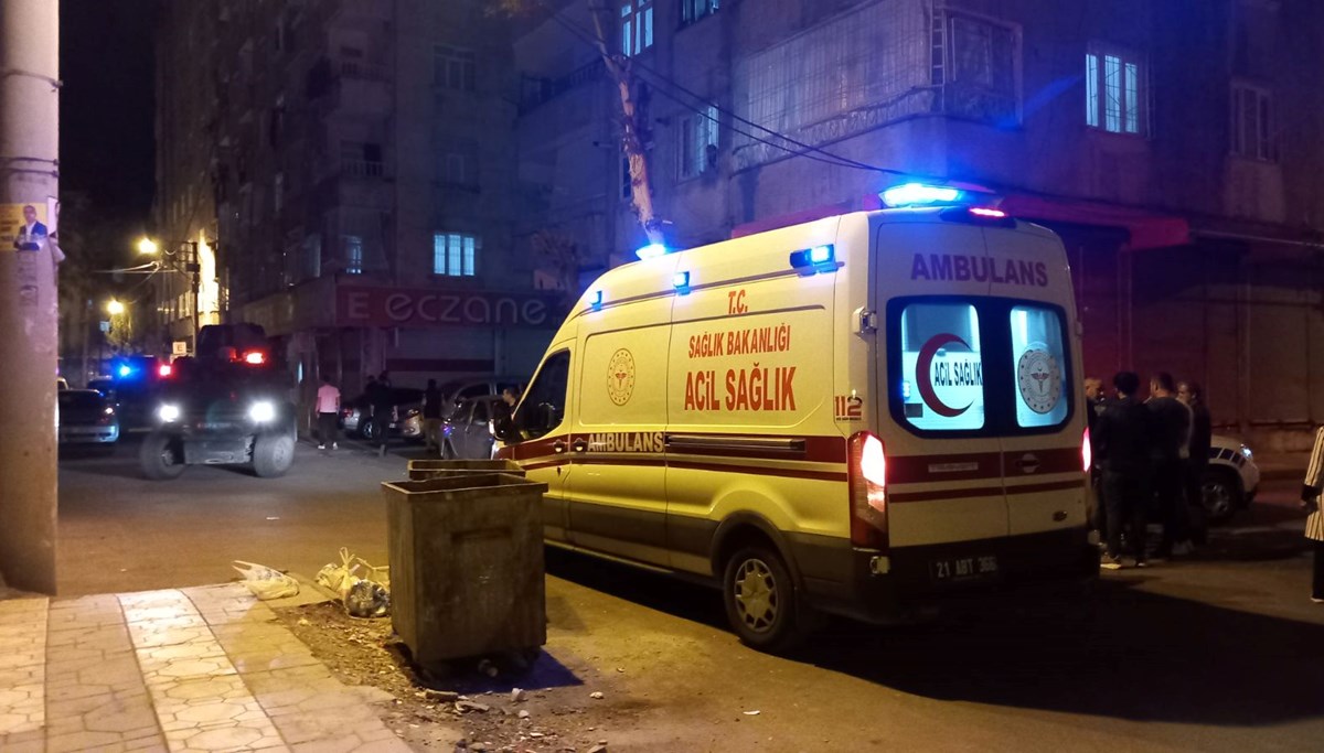 Diyarbakır’da sokakta yürürken silahlı saldırıda yaralandı Diyarbakır’da sokakta yürürken silahlı saldırıda yaralandı