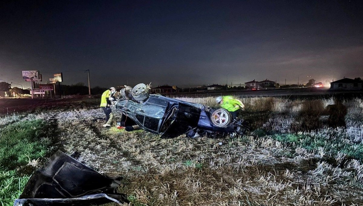 Takla atan otomobilde iki kişi yaralandı