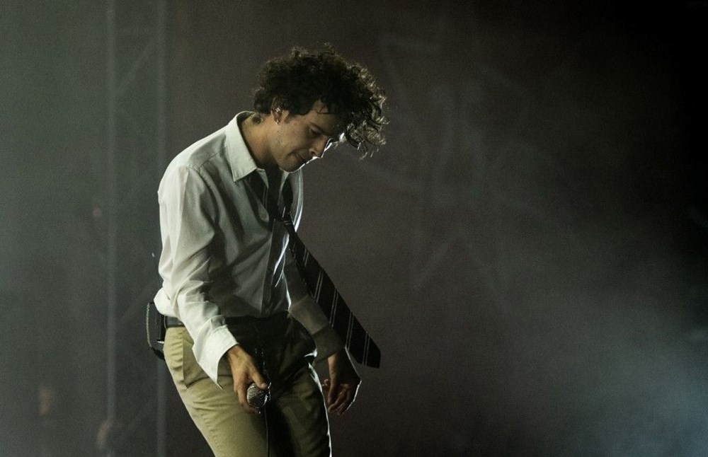 Matt Healy'den ayrılan Taylor Swift şarkı söylerken gözyaşlarını tutamadı - 6