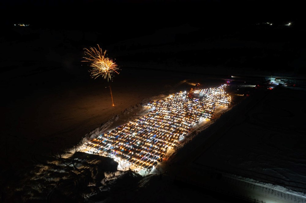 Otomobillerden dev noel ağacı: 800 otomobil katıldı - 16
