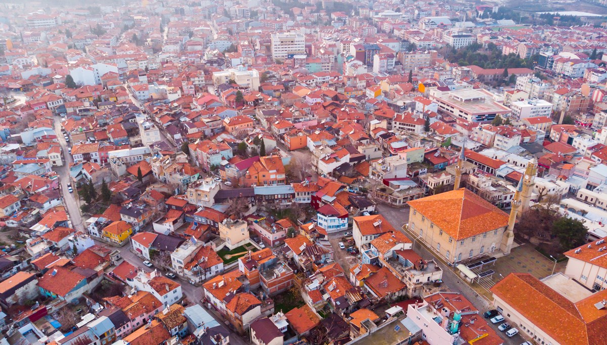 Burdur'da traktörden eve ve ağıla sıçrayan yangında 4 keçi telef oldu Burdur'da traktörden eve ve ağıla sıçrayan yangında 4 keçi telef oldu
