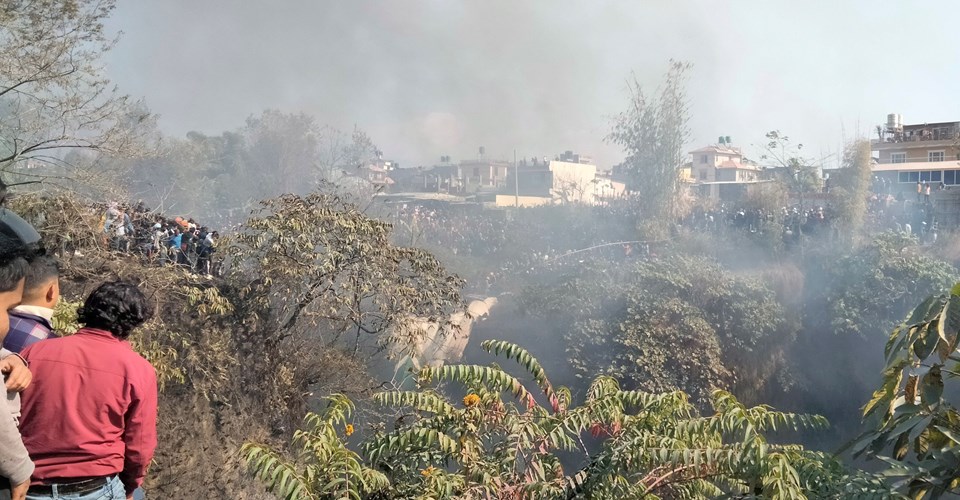 Nepal'de yolcu uçağı düştü: 68 ölü - 1