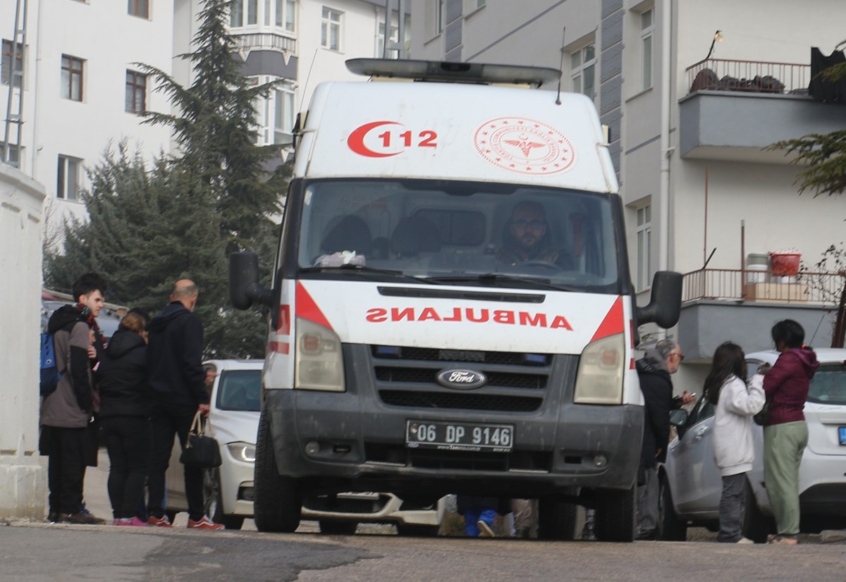 Dumandan etkilenenler olay yerinde tedavi edildi