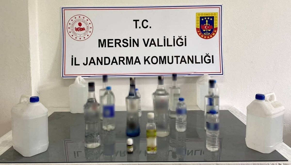 Mersin'de sahte içki üreten şüpheliye suçüstü Mersin'de sahte içki üreten şüpheliye suçüstü