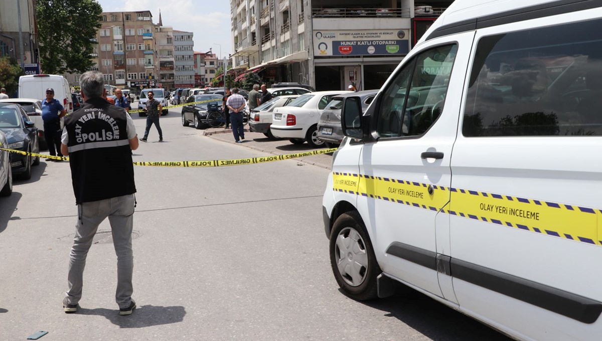 Müteahhide sokak ortasında silahlı saldırı Müteahhide sokak ortasında silahlı saldırı