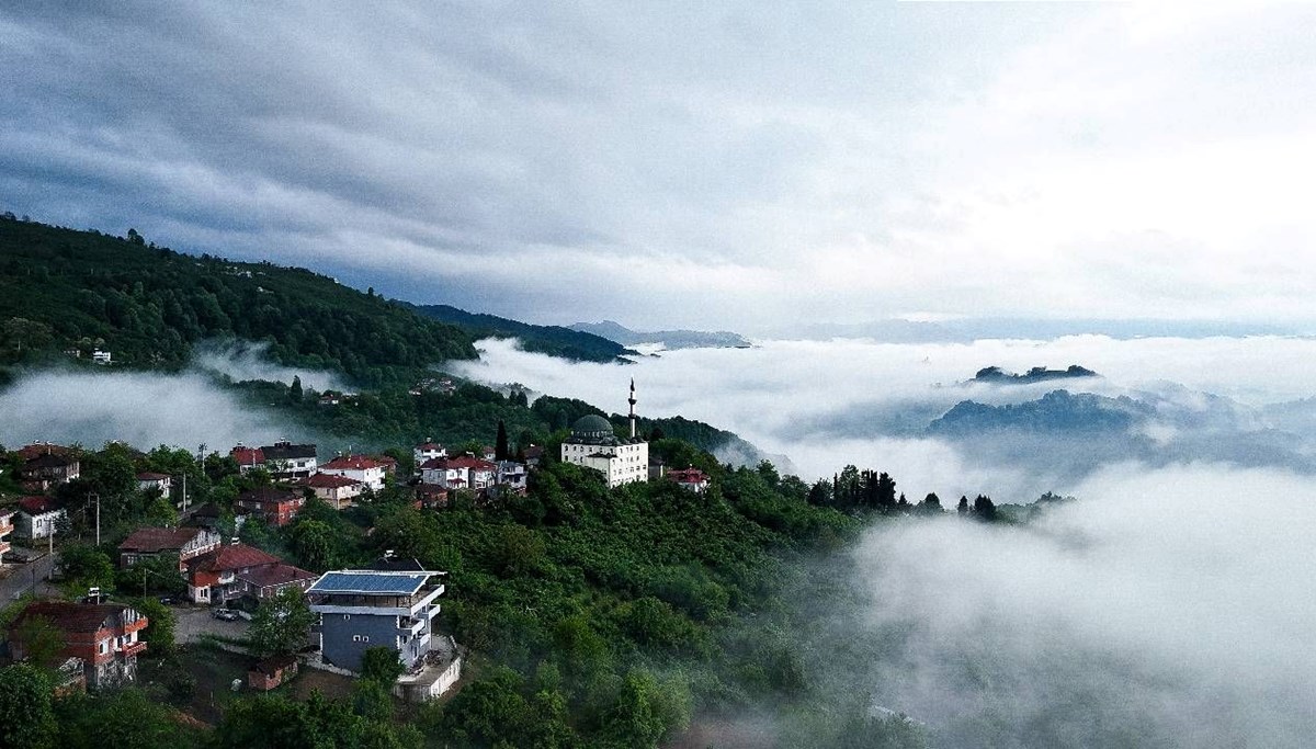 Düzce'nin köylerini sis kapladı Düzce'nin köylerini sis kapladı