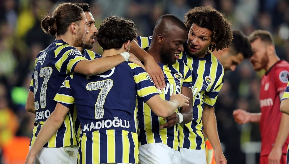 Fenerbahçe'den Enner Valencia ve Ezgjan Alioski açıklaması
