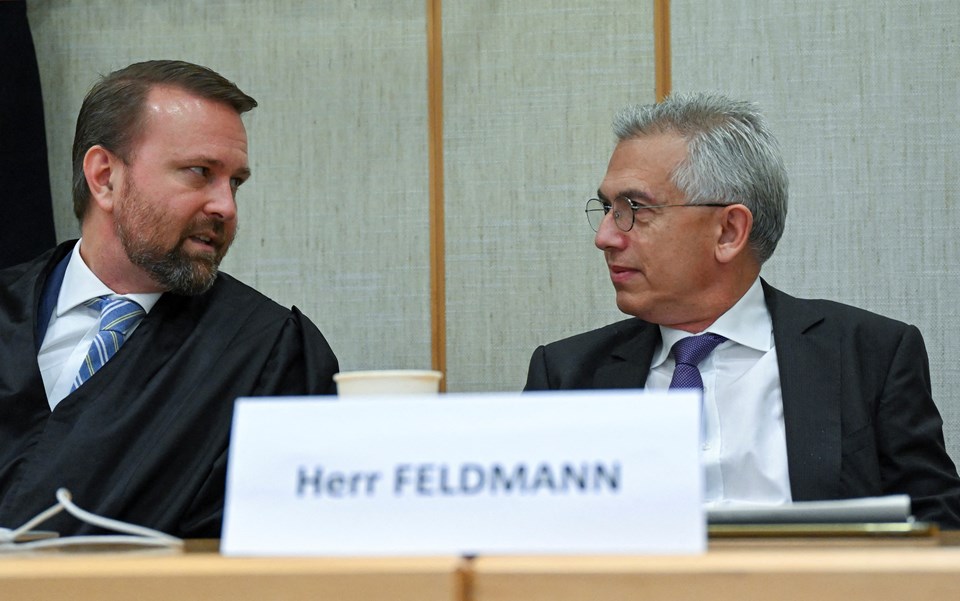 Frankfurt Belediye Başkanı Peter Feldmann, referandumla görevden alındı (Türk eşi Zübeyde Temizel'e torpil yapmakla suçlanıyor) - 1