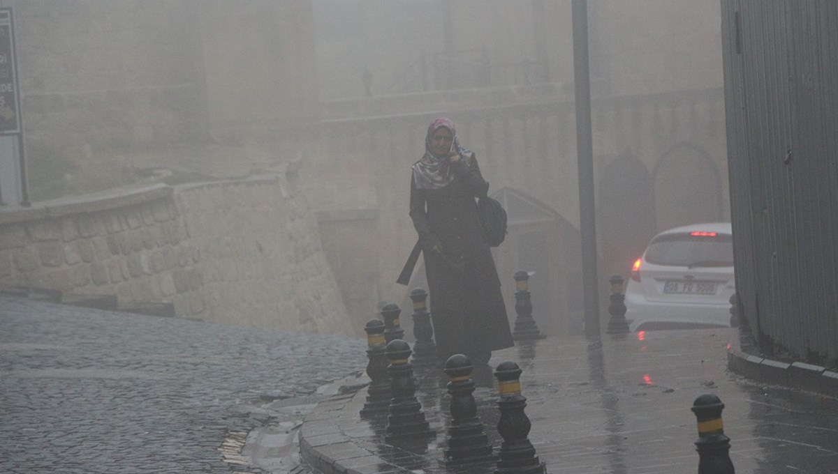 Mardin’de yoğun sis: Görüş mesafesi 10 metrenin altına düştü