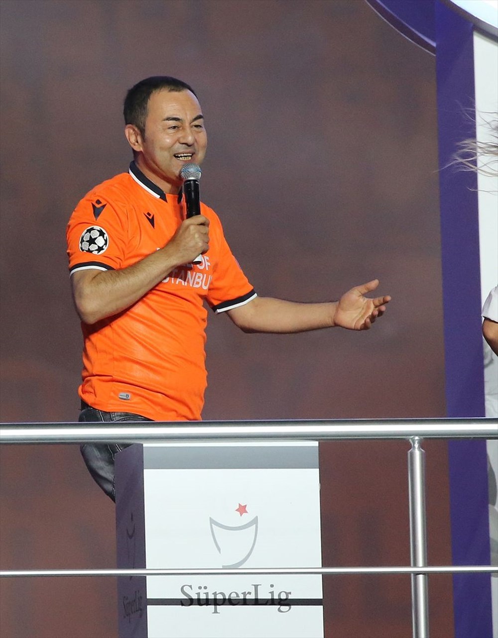 Medipol Başakşehir, şampiyonluk kupasını kaldırdı - 12