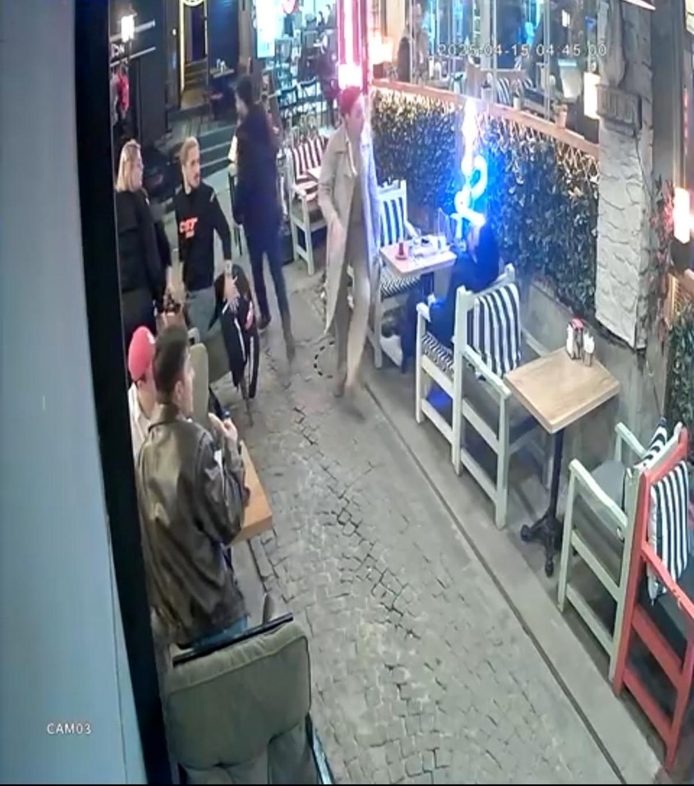 Beşiktaş'ta kafede silahlı saldırı: Eşinin gözleri önünde ensesinden vuruldu! - 4