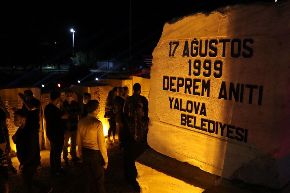 17 Ağustos depreminin 21. yılı: Hayatını kaybedenler törenle anıldı - 6