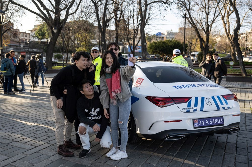Ferrari devriyede: Vatandaşlar selfie çektiriyor (Bu lüks araçlar hangi çetelere ait?) - 12