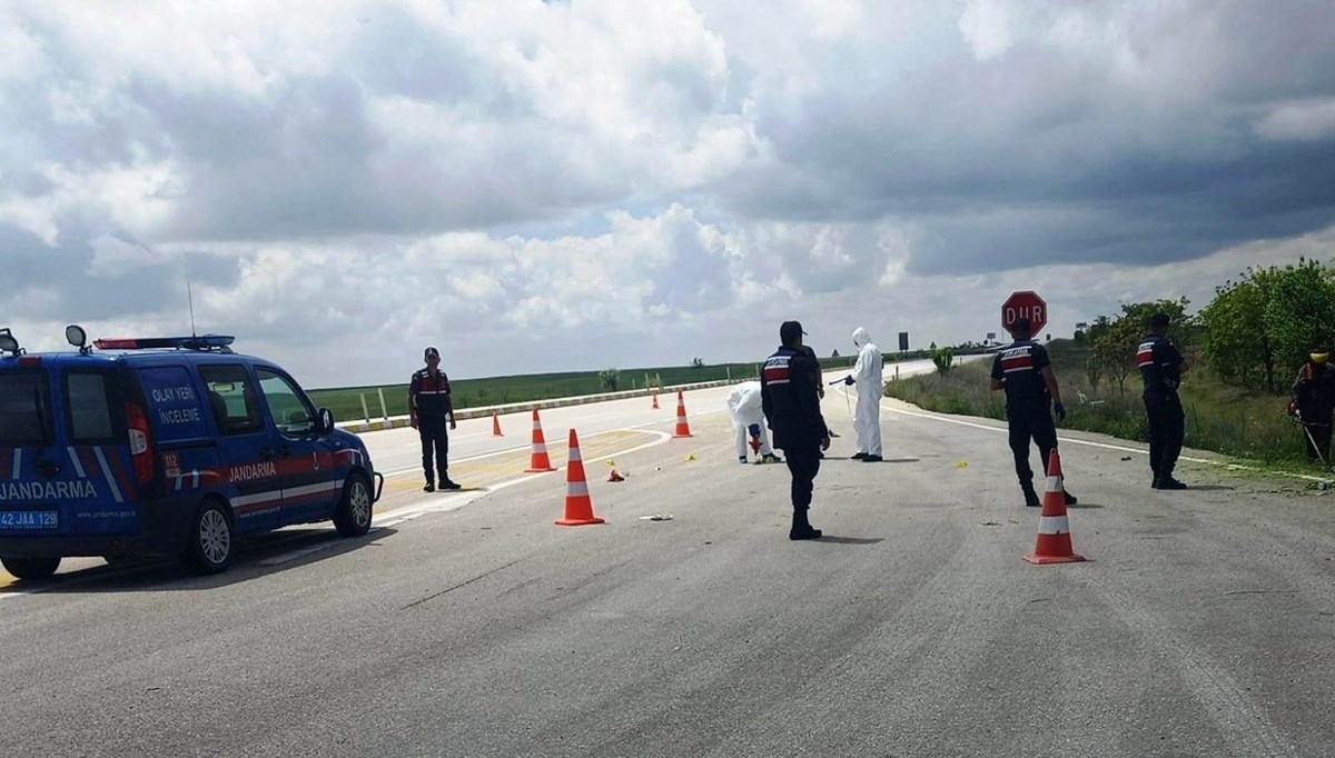 Yakılıp yol kenarına atılan iki cesedin kimlikleri belirlendi