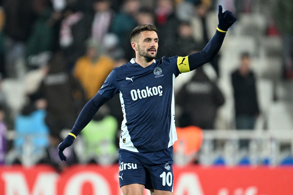 Fenerbahçeli Dusan Tadic'ten reaksiyonlara yanıt: "İlk suçlanacak şahıslar biziz, normal" 77 ZiaWX79HS0aH m9eWoSXiA