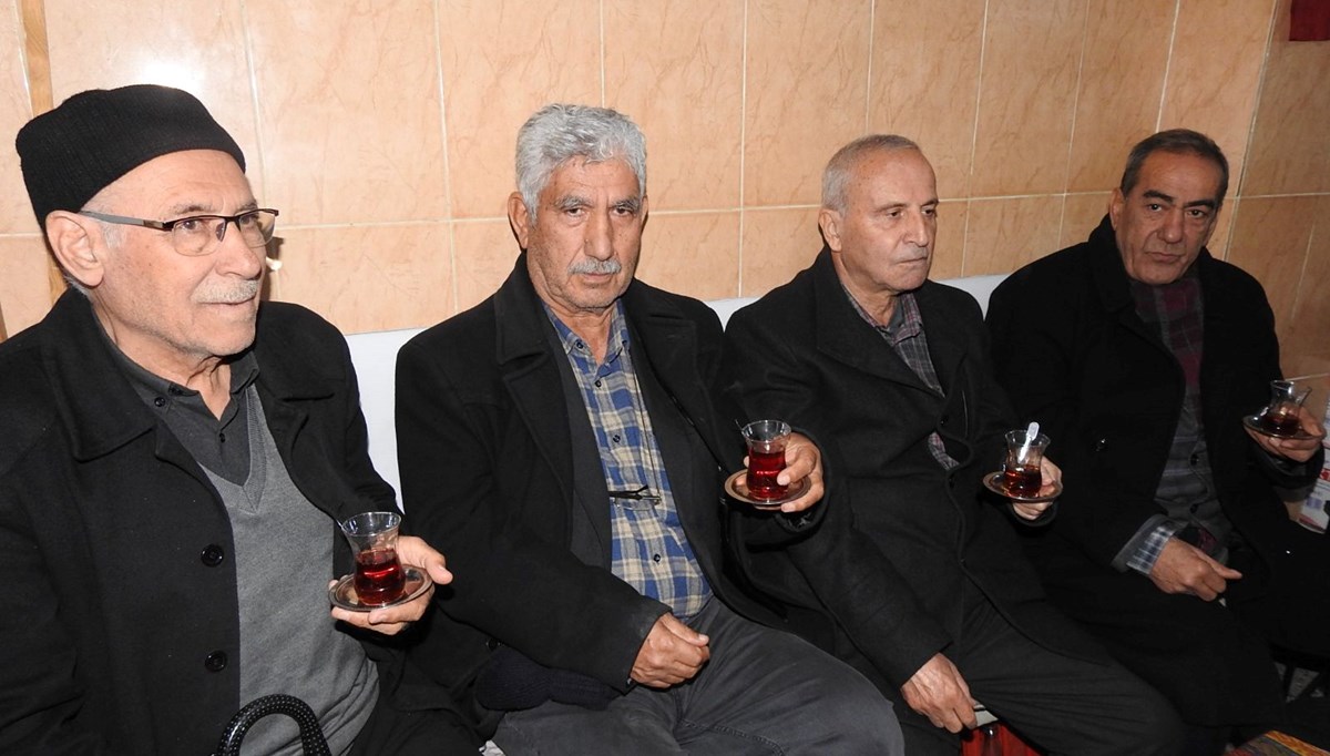Türkiye'de en fazla çay orada içiliyor: Anavatanı Karadeniz ama zirvede bu şehir var Türkiye'de en fazla çay orada içiliyor: Anavatanı Karadeniz ama zirvede bu şehir var