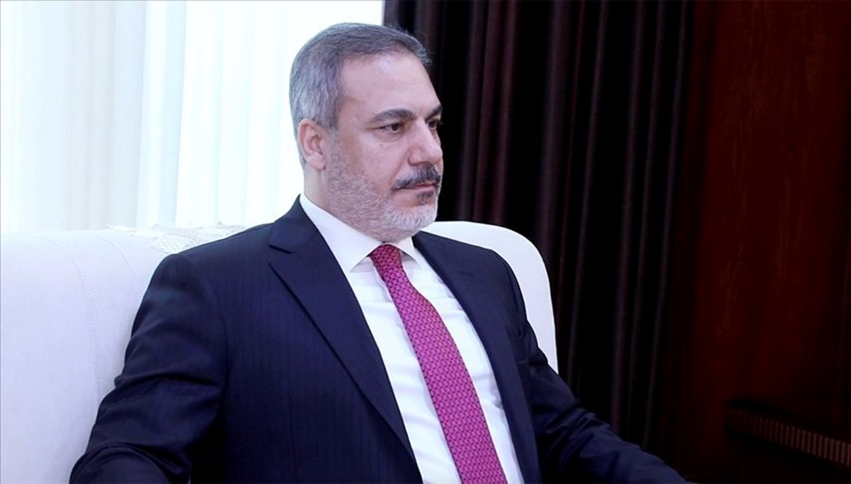 Bakan Fidan yeni büyükelçilik görevlerini tebliğ etti Bakan Fidan yeni büyükelçilik görevlerini tebliğ etti