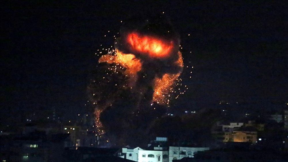 İsrail ordusu: Askerlerimiz Gazze'de kara operasyonlarını genişletmeyi sürdürüyor (İsrail-Hamas çatışmalarında 24.gün) - 14