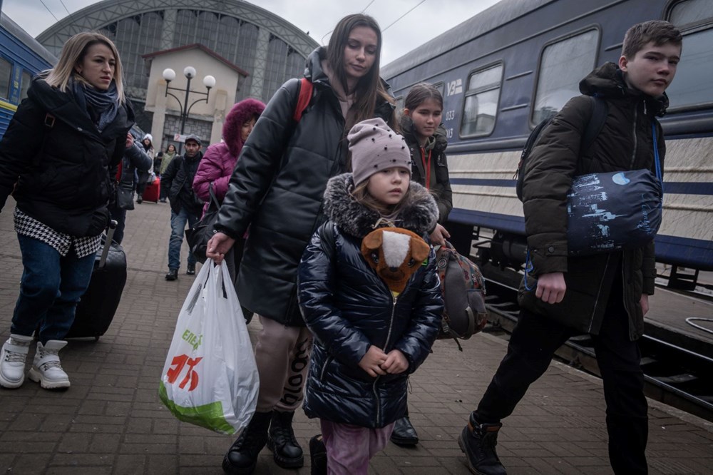 Rus saldırısından kaçış: Lviv tren istasyonunda endişeli bekleyiş - 37