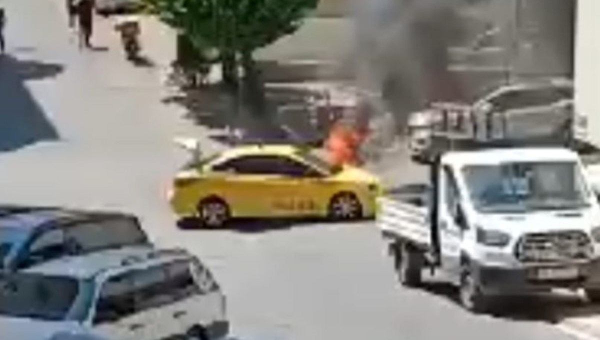 Ümraniye'de takside yangın Ümraniye'de takside yangın