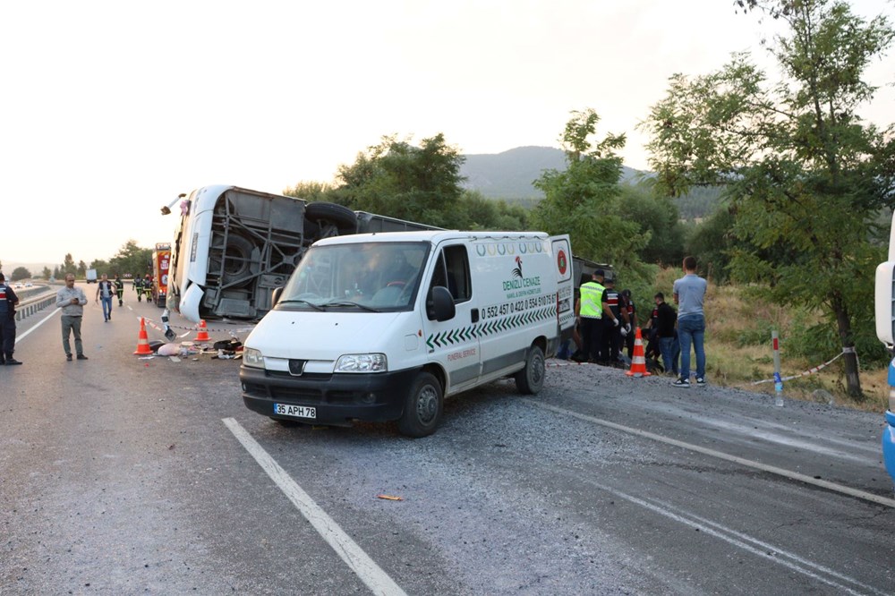 Denizli'de kum yüklü kamyon otobüse çarptı: 6 kişi öldü, 43 kişi yaralandı - 9