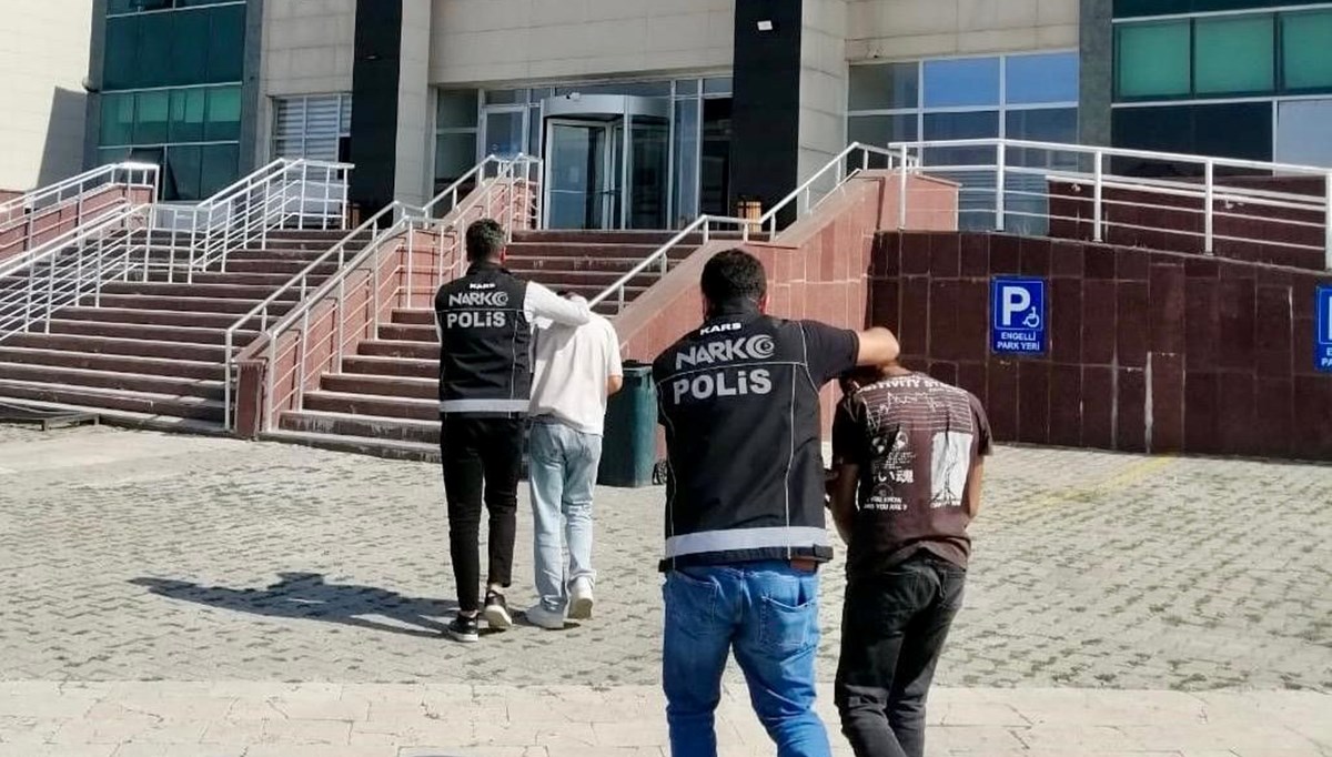 Kars'ta uyuşturucu operasyonu Kars'ta uyuşturucu operasyonu