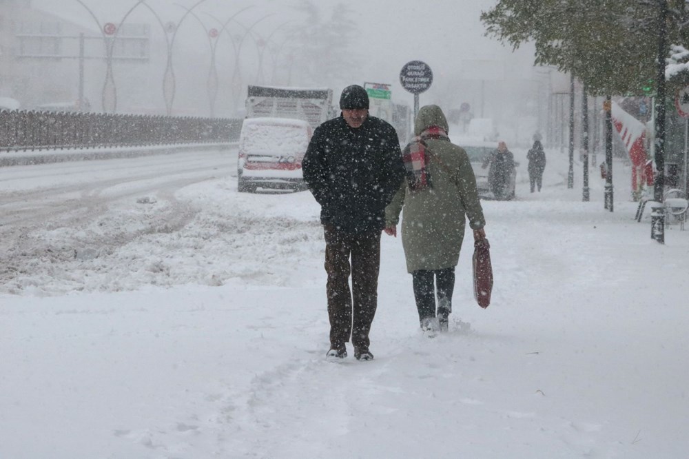 Birçok ilde eğitime kar nedeniyle bir gün ara verildi (Okullar bugün tatil mi?) - 27