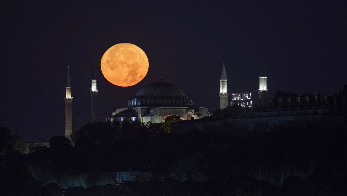 İstanbul'da 'Süper Ay' manzaraları