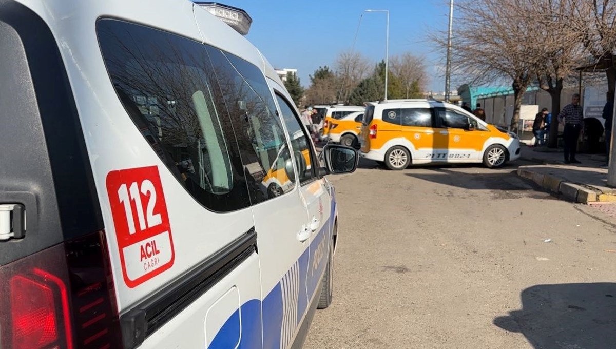 Taksicilerin kavgasında kan döküldü Taksicilerin kavgasında kan döküldü