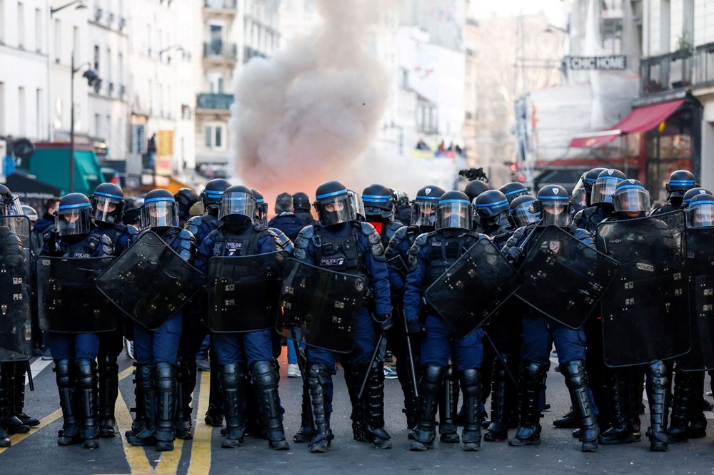 Paris’te emeklilik reformu protestosu 123 ZrJqSn8an0WgdZ6mD qKNg