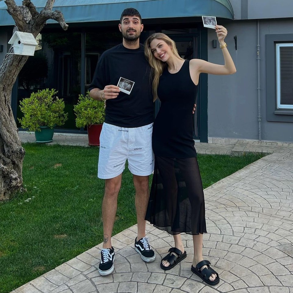 Yasemin Şefkatli ile İdo Tatlıses'in ikizlerinin cinsiyeti belli oldu - 1