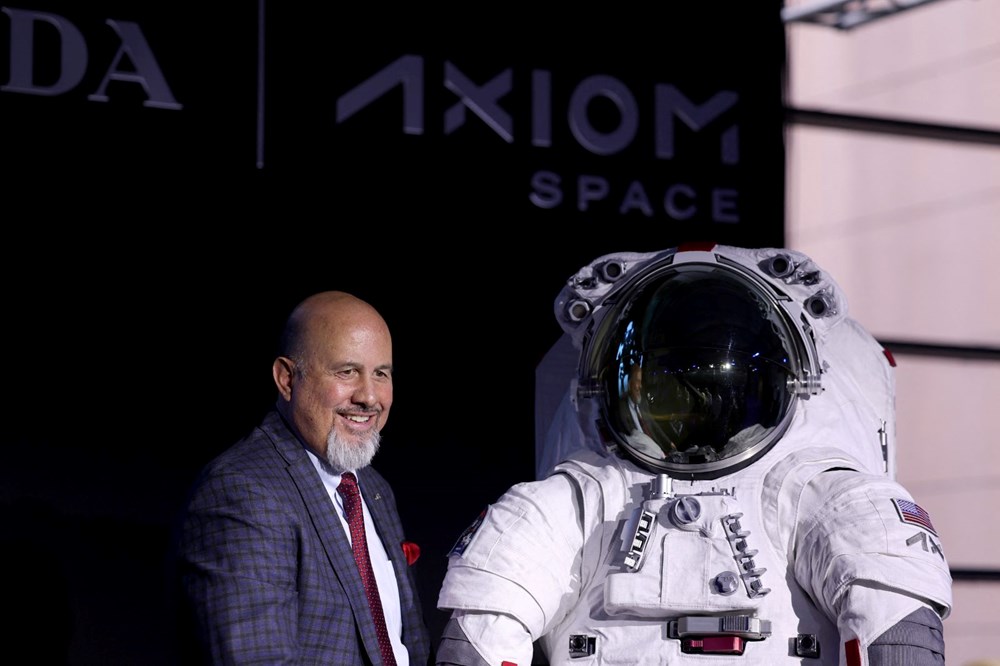 NASA'nın Ay'a dönüş görevi: Yeni uzay kıyafetleri tanıtıldı - 6