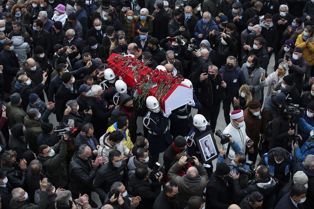 Usta oyuncu Fatma Girik son yolculuğuna uğurlandı - 41
