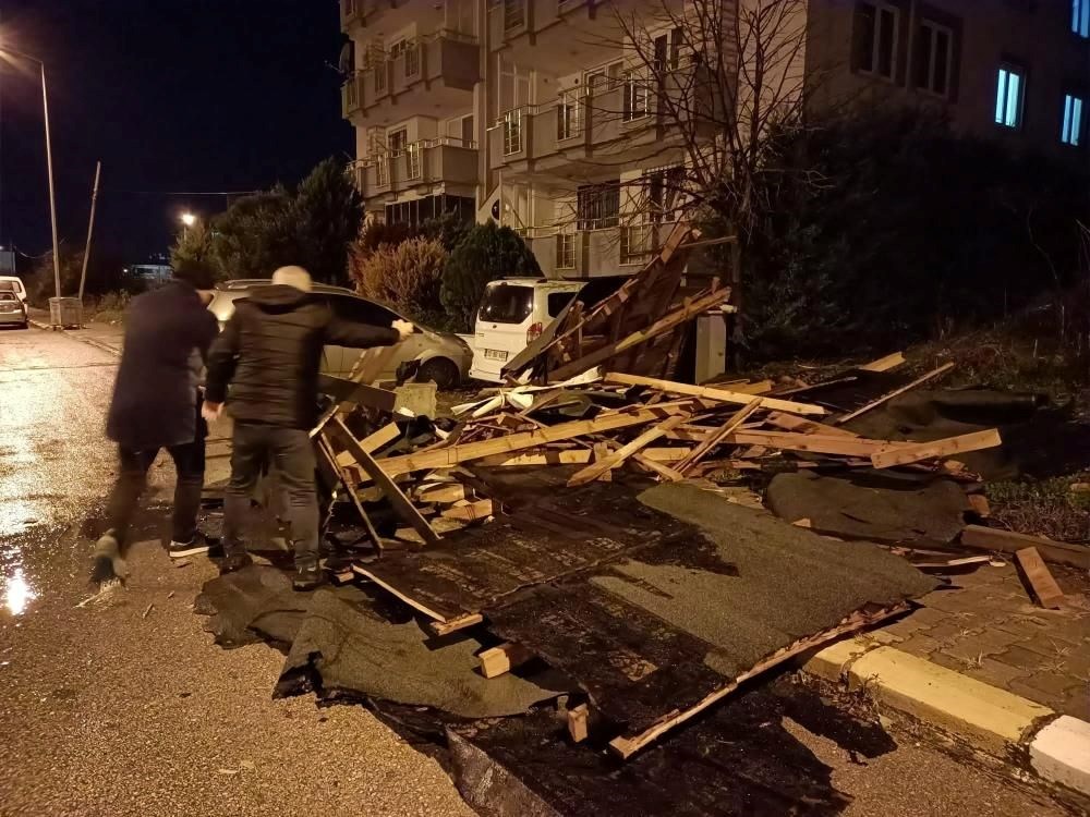 Lodos bilançosu: 6 can kaybı, 46 yaralı