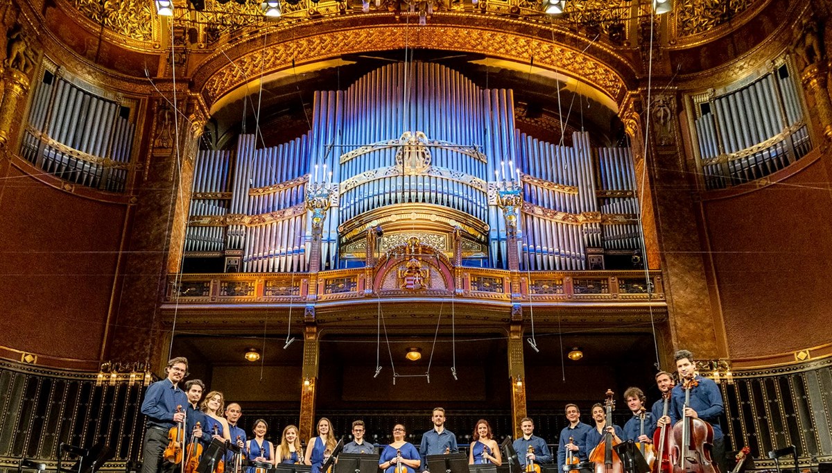 İş Sanat konser sezonunu 100. Yıl Gala Konseri ile açıyor İş Sanat konser sezonunu 100. Yıl Gala Konseri ile açıyor