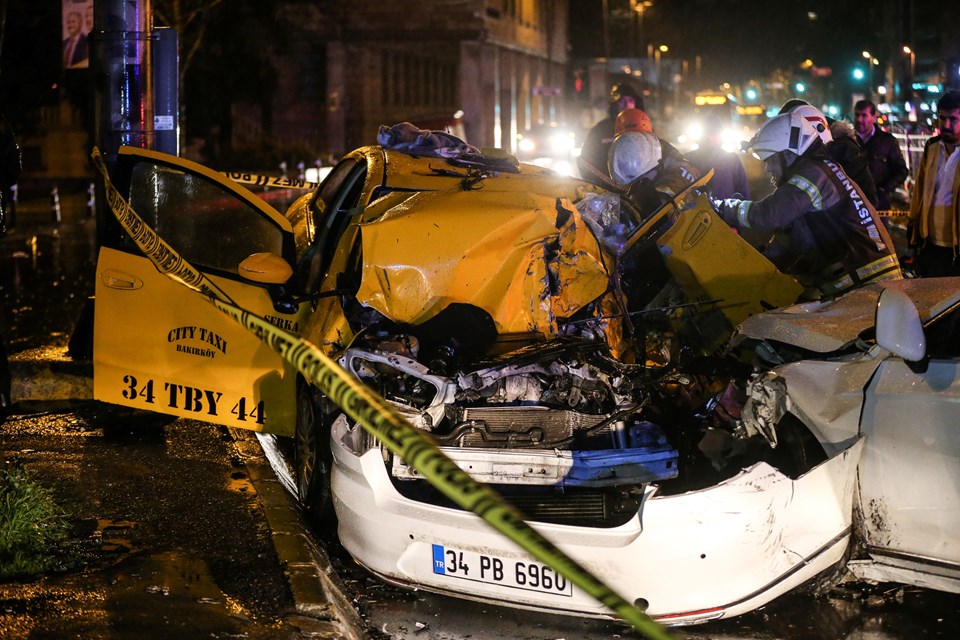 Beşiktaş’ta iki otomobil çarpıştı: 1 ölü, 2 yaralı - 2