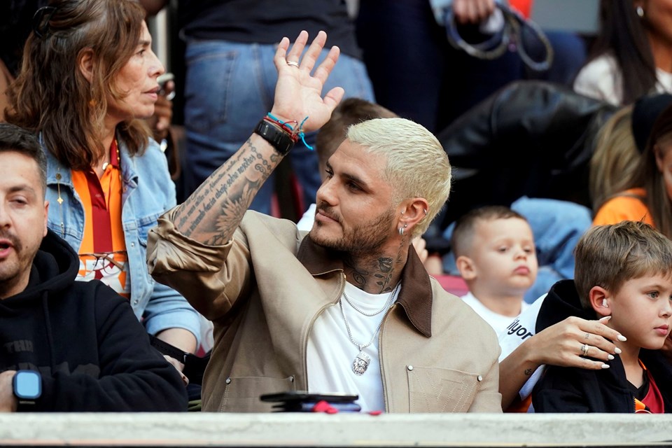 Icardi takımını yalnız bırakmadı - 1
