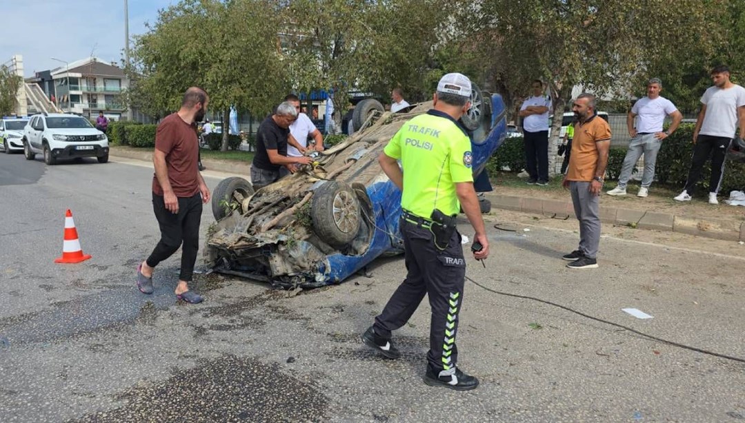 Otomobil devrildi, iki kişi yaralandı