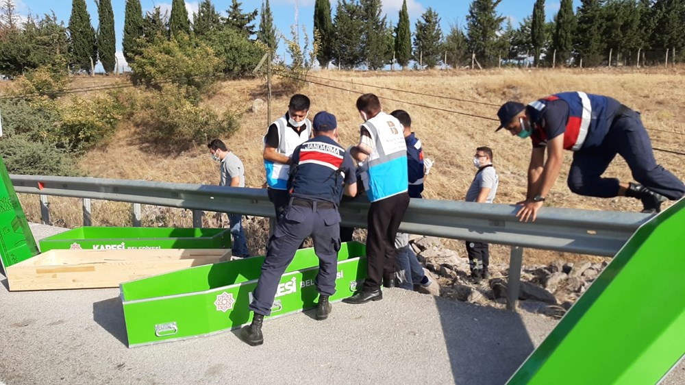 Balıkesir'de yolcu otobüsü devrildi: 15 kişi hayatını kaybetti - 12