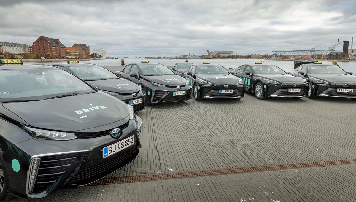 Toyota'nın hidrojen yakıtlı Mirai modeli taksi oldu