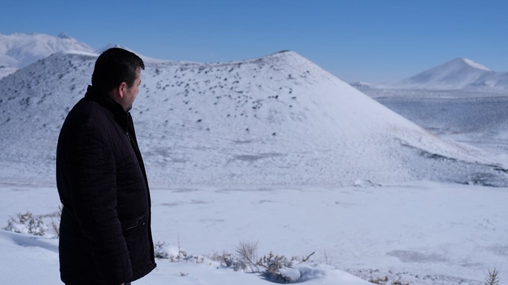 'Evil eye bead of the world' Meke Lake is white - 8